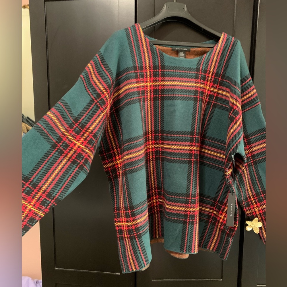Tahari Plus Size 3X Green and Red Plaid Sweater NWT soft cozy quiet luxury